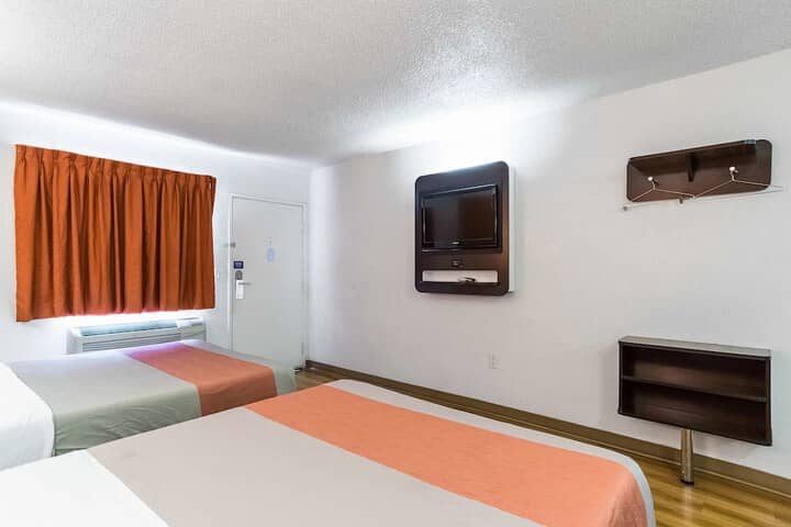 Room 15 of 30